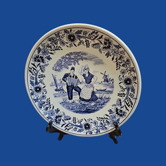 Delfts Royal Sphinx by Boch - Belgium - Delft Blue 8-Inch Round Dutch Wall Plate - Picture 9 of 11